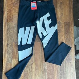 Women’s NIKE Leggings (NWT) Size M